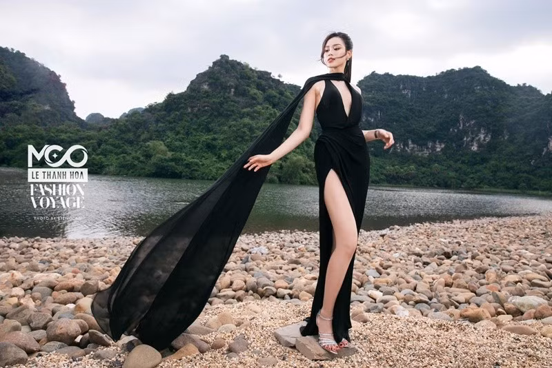 Đỗ Thị Hà 'cân' nhiều phong cách thời trang nhờ thân hình gợi cảm. Ảnh: FB Đỗ Thị Hà.