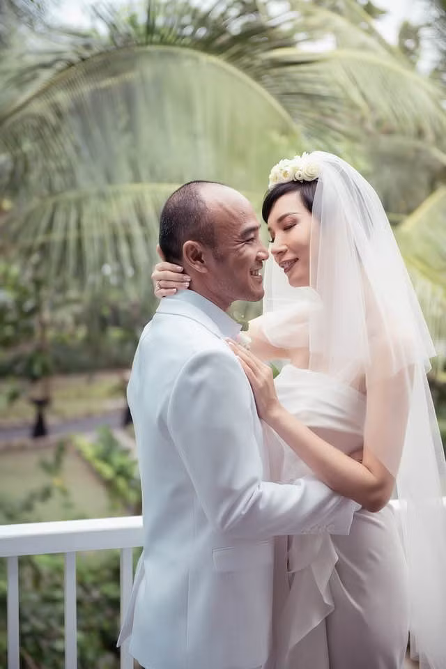 Năm 2020, Xuân Lan kết hôn với đạo diễn Ngọc Lâm. Cả hai đồng hành trong công việc và duy trì cuộc sống gia đình giản dị.