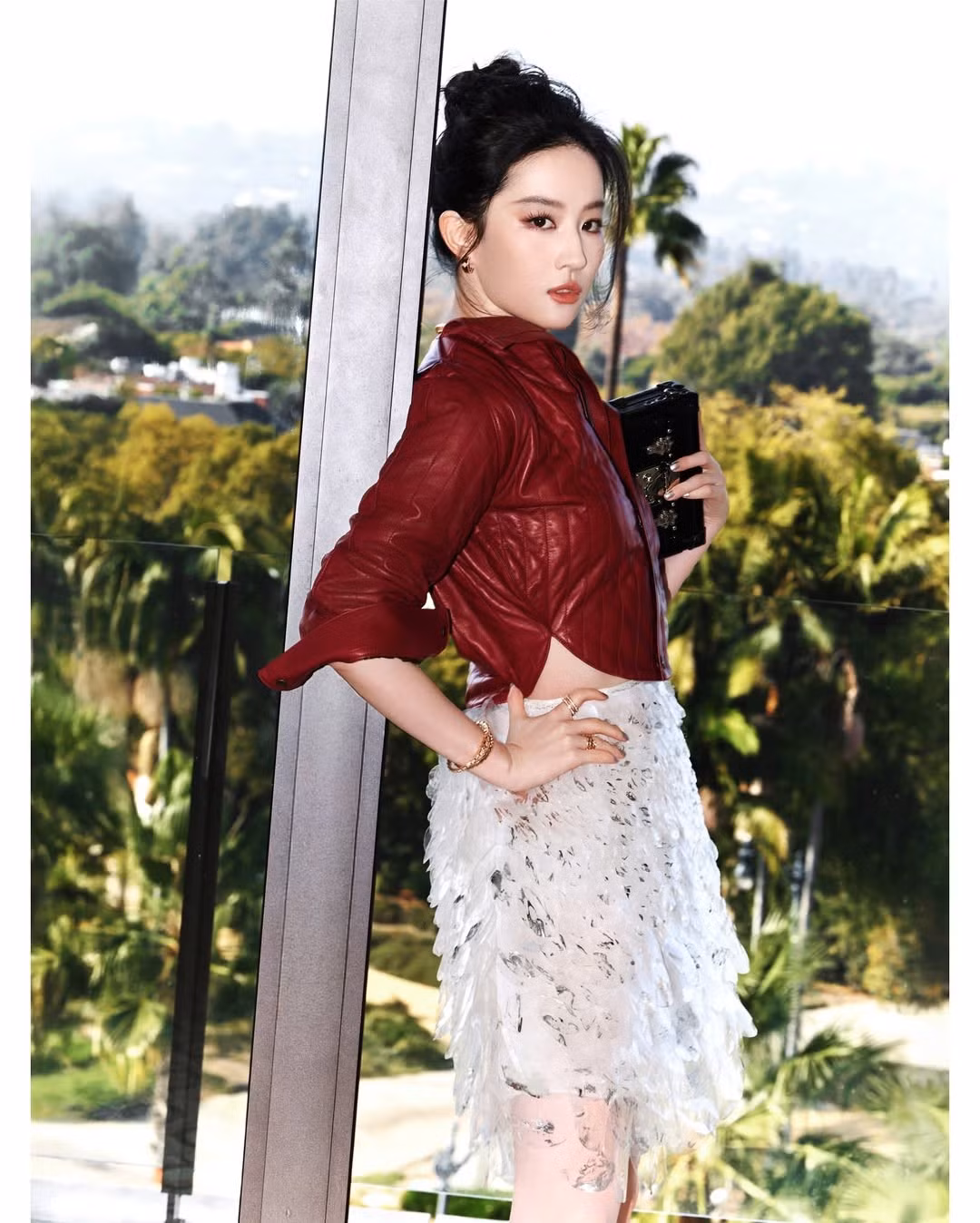 Tổng biên tập mới của Vogue China - Lưu Xung từng ca ngợi Lưu Diệc Phi là người yêu bản thân, không chạy theo mốt gầy.