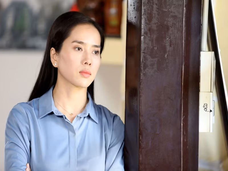 Trong cuộc phỏng vấn với HTV, Bella Mai chia sẻ, cô không thuộc tuýp đua đòi, chưng diện bởi vậy thu nhập từ phim ảnh cũng giúp người đẹp trang trải được tất cả nhu cầu cuộc sống. Ảnh: Người Đưa Tin.