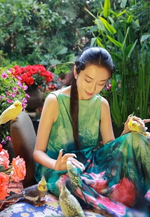 Trải qua 2 lần đò, Dương Lệ Bình cho biết, bản thân không phù hợp với cuộc sống hôn nhân. Bà quyết định không sinh con để cống hiến trọn đời cho sự nghiệp làm vũ công. Ảnh: Vietnamnet.