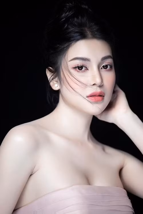 Trước thông tin không đúng sự thật, Lily Chen lên tiếng phủ nhận. “Chen không liên quan đến trúng số đặc biệt của Tây Ninh. Đến giờ tất cả mọi người còn nghĩ là Chen trúng số”, nữ ca sĩ viết trên trang cá nhân. Ảnh: FB Lily Chen.