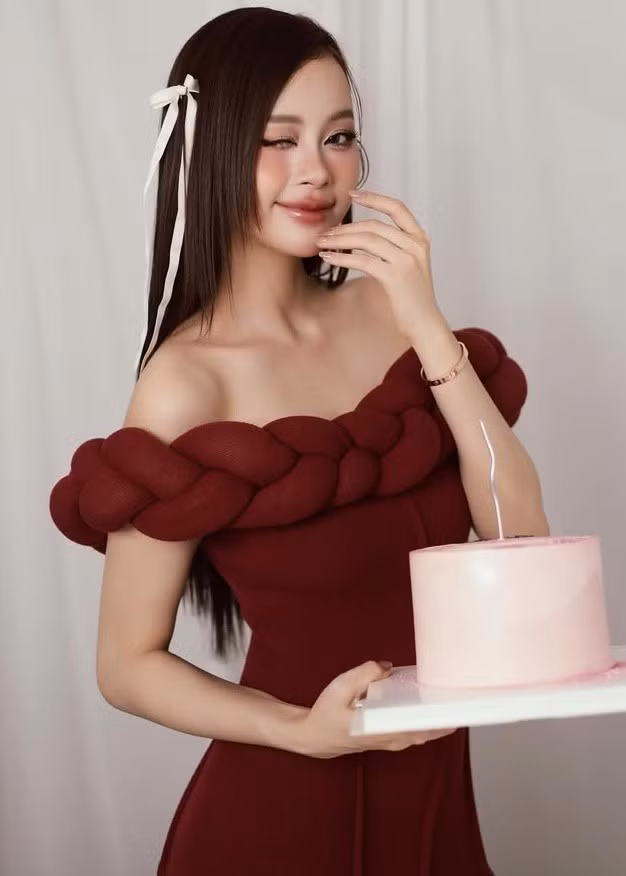 Cũng trong tháng 3/2025, Đào Hiền xác nhận việc rời công ty Sen Vàng của bà Phạm Kim Dung. Ảnh: Instagram Đào Hiền.