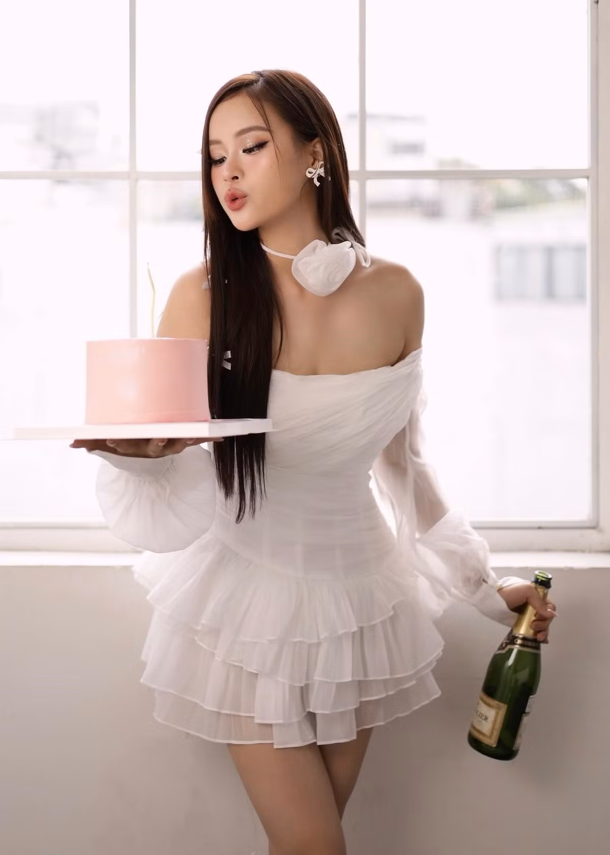 Đào Hiền khoe nhan sắc ngọt ngào, quyến rũ. Nhiều khán giả nhận xét sau 2 năm đoạt danh hiệu Á hậu 1 Miss World Vietnam 2023, cô “thăng hạng” sắc vóc. Ảnh: Instagram Đào Hiền.