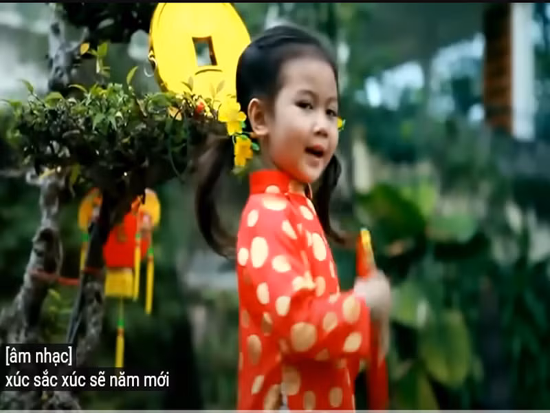 MV Xúc xắc xúc xẻ của bé Bảo An và Phi Long có 385 triệu lượt xem sau 14 năm ra mắt. Ảnh: Youtube Ruby Bảo An.