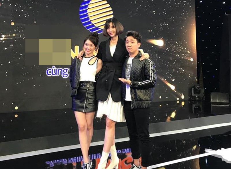 Về nghi vấn vòng một đầy đặn hơn nhờ phẫu thuật thẩm mỹ, người mẫu giải thích do tăng cân. Hồng Xuân tích cực tập gym để giảm cân vì "tức không chịu nổi khi bị nói nâng ngực". Ảnh: FB Hồng Xuân.