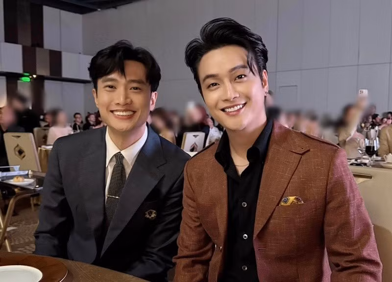 Quốc Trường từng dự đám cưới của TiTi và Tuyết Nhung. Khi dự hôn lễ của Đạt G, Quốc Trường và TiTi gây chú ý bởi khoảnh khắc ôm nhau không rời.