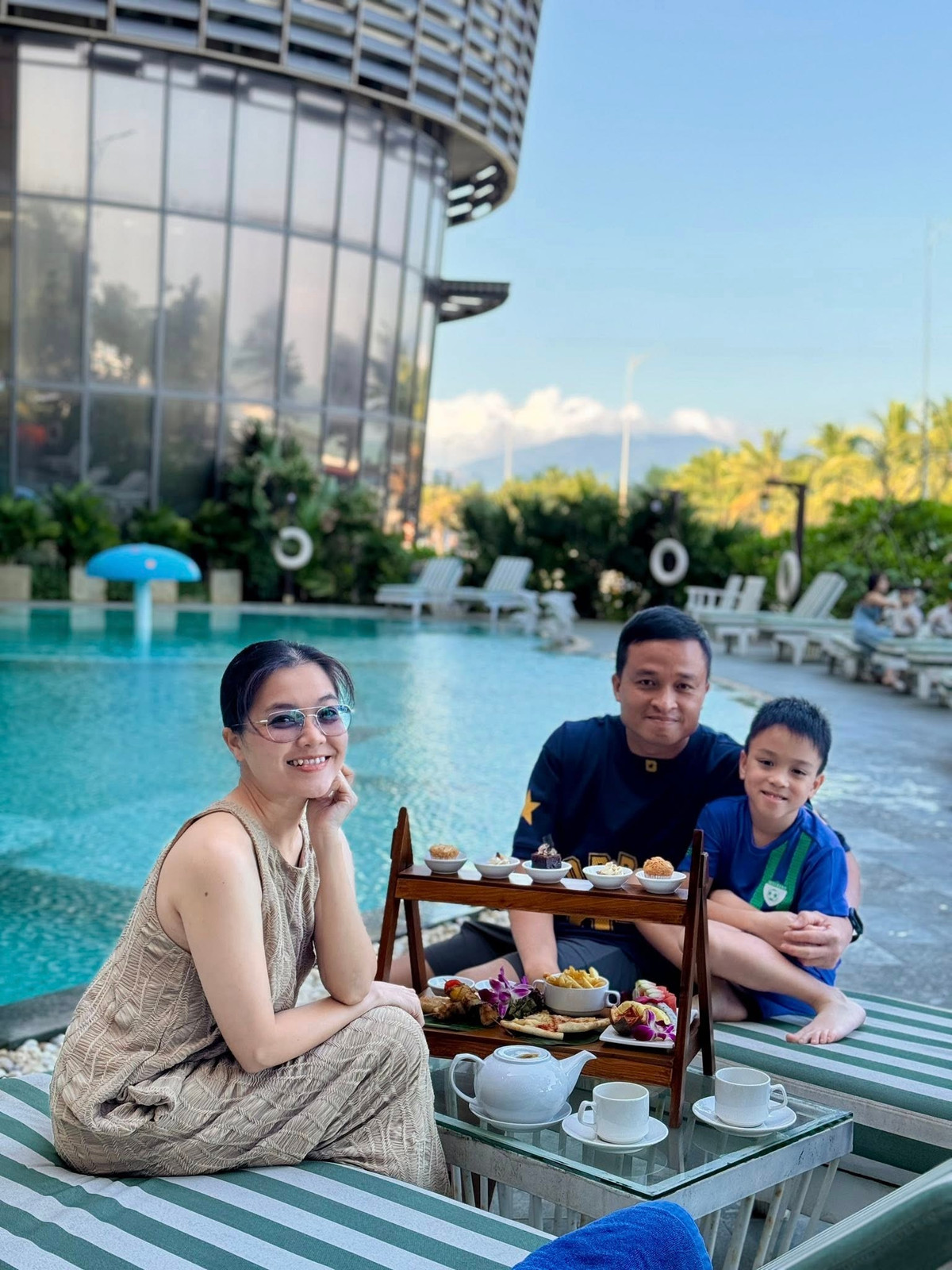 Thanh Ngọc cùng chồng đưa con trai đi nghỉ dưỡng mỗi khi rảnh rỗi.