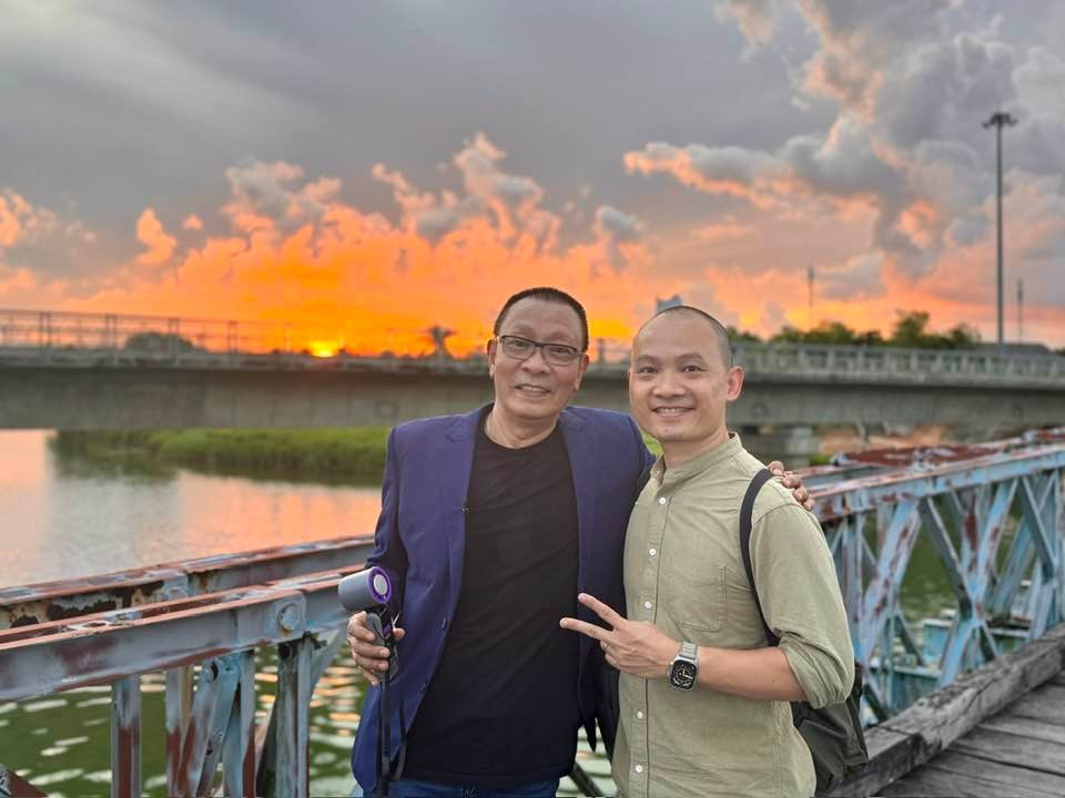 Nhà báo Lại Văn Sâm có một cậu con trai là MC Lại Bắc Hải Đăng. Trong cuộc phỏng vấn với Dân Việt, Lại Văn Sâm cho rằng con trai chịu thiệt thòi. Ảnh: FB Lại Bắc Hải Đăng.