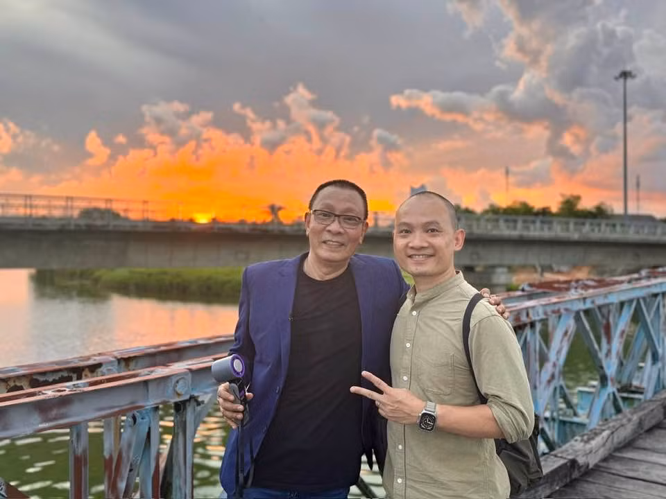 Nhà báo Lại Văn Sâm có một cậu con trai là MC Lại Bắc Hải Đăng. Trong cuộc phỏng vấn với Dân Việt, Lại Văn Sâm cho rằng con trai chịu thiệt thòi. Ảnh: FB Lại Bắc Hải Đăng.