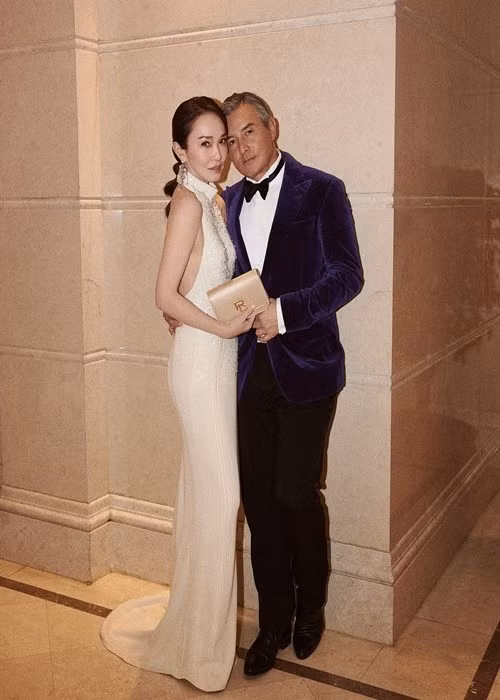 Lý Minh Thuận thường xuyên vào bếp nấu ăn cho vợ con. Ảnh: FB Phạm Văn Phương.