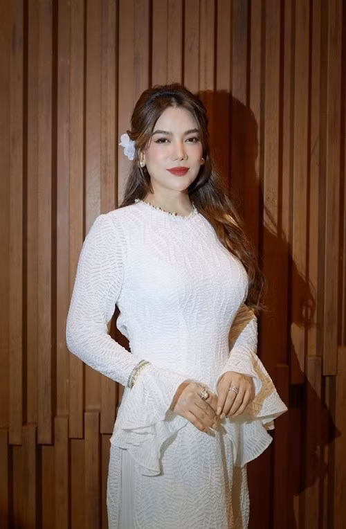 Trương Ngọc Ánh khẳng định sẽ làm sáng tỏ vụ việc để hai mẹ con nữ sinh và cô không bị lợi dụng làm công cụ PR. Nữ diễn viên còn gửi lời xin lỗi khán giả vì vướng lùm xùm không đáng có. Ảnh: FB Trương Ngọc Ánh.