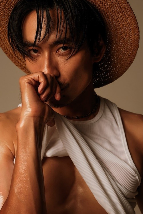 View - Diễn viên Kiều Minh Tuấn gây sốt với hình thể cực phẩm | Báo Tri thức và Cuộc sống - TIN TỨC PHỔ BIẾN KIẾN THỨC 24H