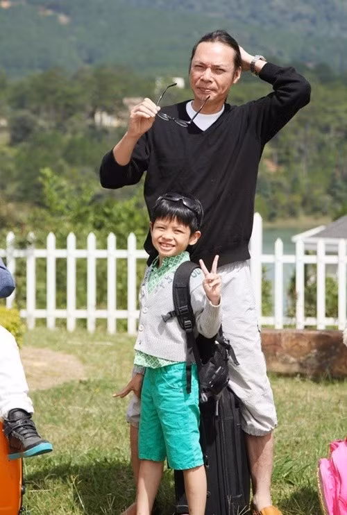 Từ năm 2014 đến năm 2015, Trần Tú tham gia chương trình Bố ơi! Mình đi đâu thế mùa 1. Trong chương trình, con trai Trần Lực lém lỉnh, đáng yêu. Ảnh: Người Đưa Tin.