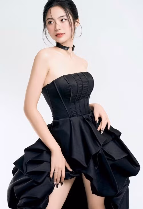 Vân Nhi cao 1m74m, có số đo 3 vòng 80-62-95cm. Ảnh: FB Vân Nhi.