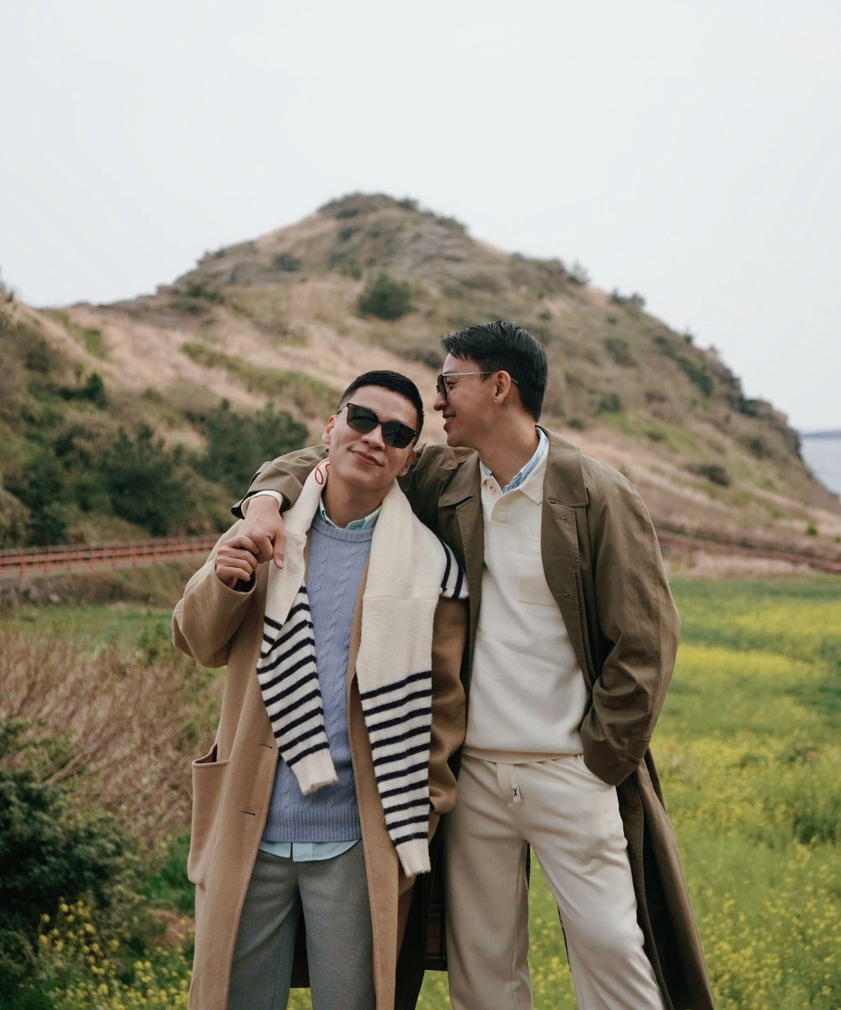 Adrian Anh Tuấn và Sơn Đoàn tổ chức lễ cưới vào năm 2015, trở thành một trong những cặp đôi đồng giới đầu tiên công khai hôn nhân trong showbiz Việt. Sau khi về chung một nhà, cả hai vẫn giữ lối sống kín tiếng, tập trung vào công việc và đời sống gia đình.