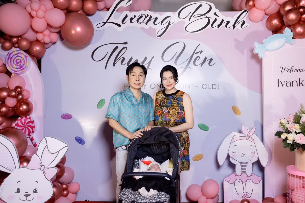 "Dù mệt, dù đêm dài, ánh mắt anh vẫn luôn chan chứa yêu thương', bà mẹ bốn con trải lòng.