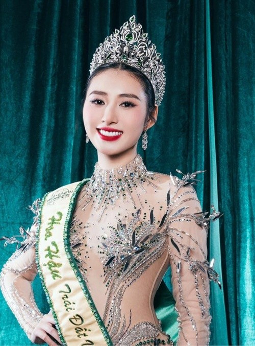 Ngô Thị Trâm Anh đăng quang Hoa hậu Trái đất Việt Nam 2025 vào tối ngày 28/6. Cô vượt mặt 29 thí sinh khác. Ảnh: Hoa hậu Trái đất Việt Nam.