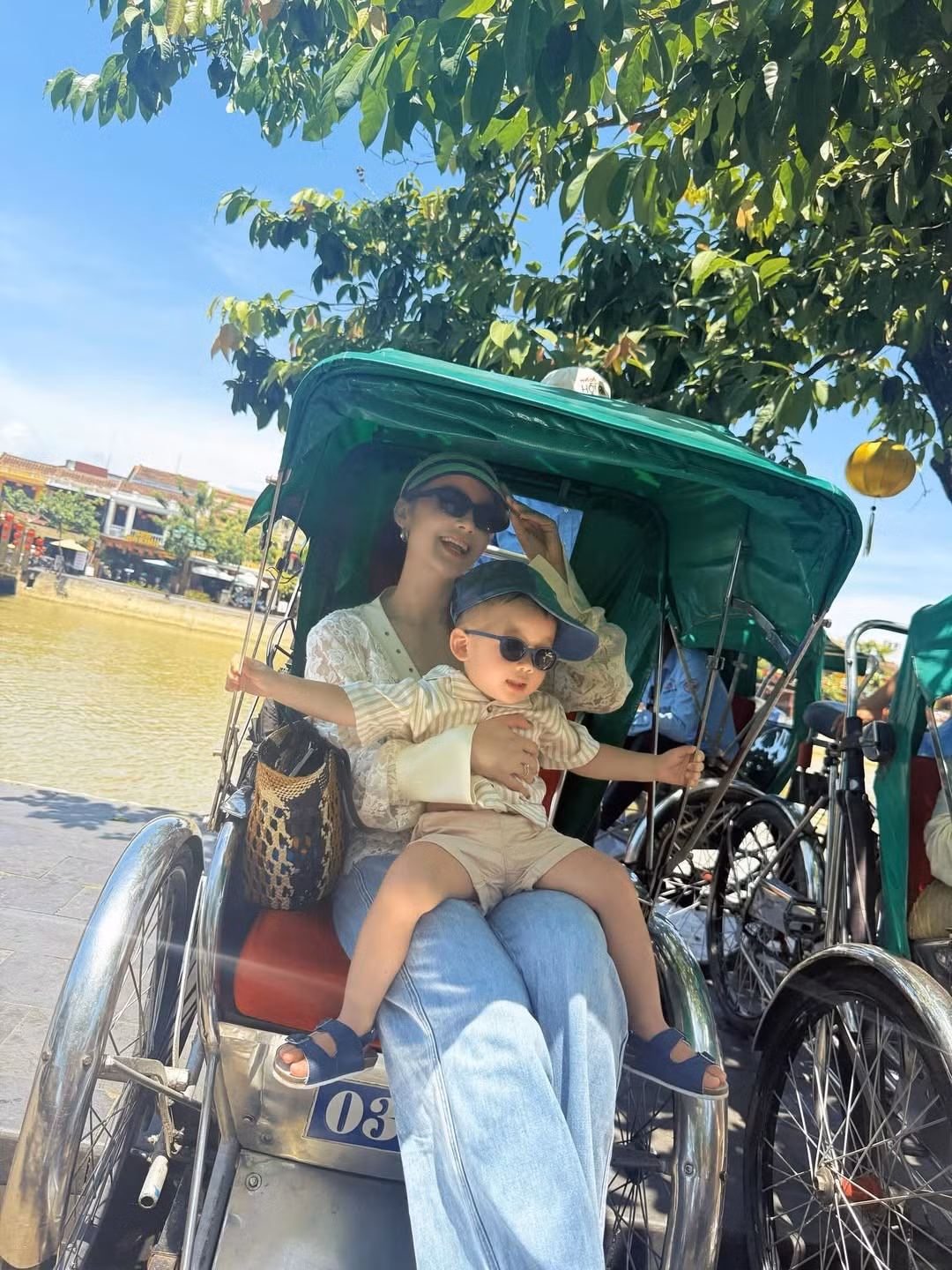 Chia sẻ về việc làm mẹ, Minh Hằng cho hay: "Trước khi có em bé, mình chỉ nghĩ chỉ nũng nịu, yêu thương con thôi. Nhưng thực tế không phải vậy, có quá nhiều thứ khác với mình tưởng tượng. Khi có con, mình có trách nhiệm với con đến hết hành trình sau này". Ảnh: Instagram Minh Hằng.