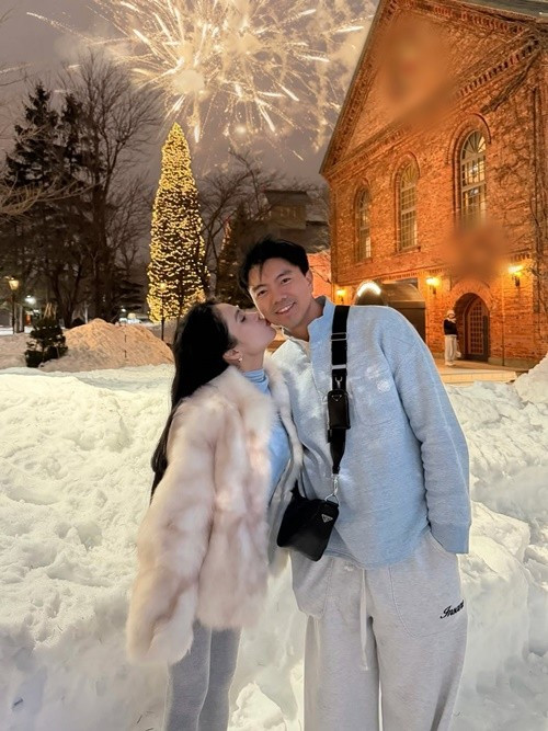 Bên nhau 13 năm và có hai con chung, Kiều Anh và Quỳnh Văn vẫn giữ được tình cảm mặn nồng như thuở đầu. Ảnh: Instagram Kiều Anh.