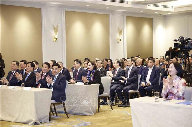 Các đại biểu tham dự buổi gặp mặt. Ảnh: Thống Nhất/TTXVN