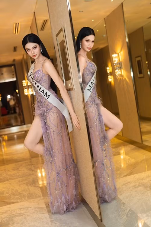 Ở phần thi tài năng, Hà Tâm Như trình diễn ca khúc I don’t need photoshop.