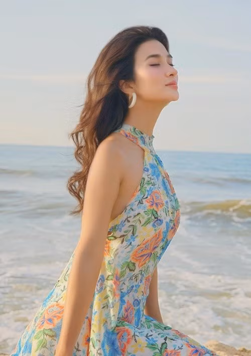 Kim Tuyến làm mẹ đơn thân nhiều năm qua sau khi ly hôn. Ảnh: FB Kim Tuyến.