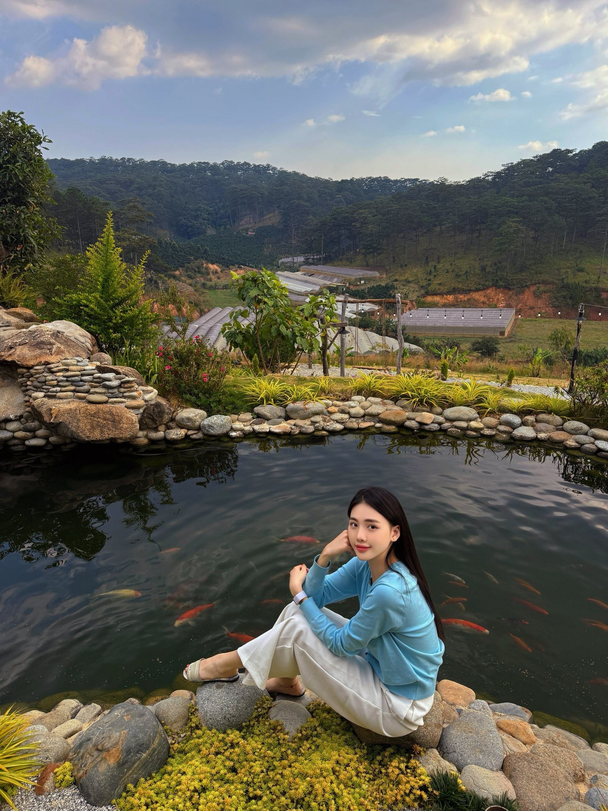 View - Hoa hậu Bùi Quỳnh Hoa dự sự kiện lộng lẫy, về nhà làm vườn giản dị | Báo Tri thức và Cuộc sống - TIN TỨC PHỔ BIẾN KIẾN THỨC 24H