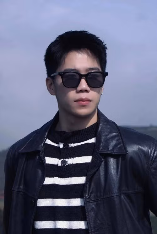 Để theo đuổi nghệ thuật, anh thi vào trường Đại học Sân khấu - Điện ảnh Hà Nội và đã tốt nghiệp. Ảnh: FB Gia Huy.