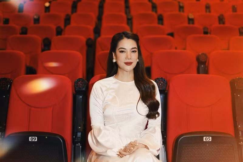 Năm 2024, Trương Ngọc Ánh công khai đòi nợ một đối tác 24 tỷ đồng. “Anh hứa ngày 30/4 là lần cuối sau 100 lần hứa vẫn không thanh toán 1 đồng, không có chút thiện chí nào. Các giấy xác nhận công nợ và lịch thanh toán cũng đã ký nhiều lần. Bên em cho anh thanh toán làm 50 lần cũng được để chia sẻ khó khăn nhưng 10 lần hứa cũng 3 lần đúng giúp em anh cũng không làm được", nữ diễn viên viết trên trang cá nhân. Ảnh: FB Trương Ngọc Ánh.