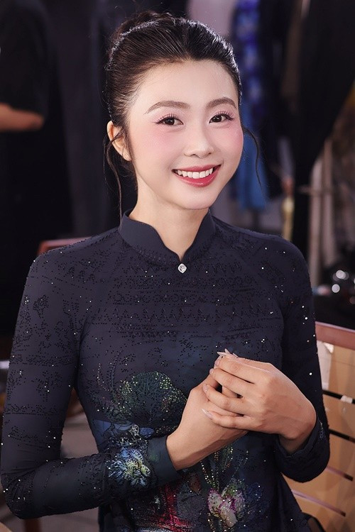 Lê Thị Trang lọt top 10 Người đẹp Tài năng và tạm thời có mặt trong top 25 Người đẹp được yêu thích nhất. Với phong độ ổn định, cô được xem là nhân tố có thể tạo bất ngờ trong chặng cuối cuộc thi. Đêm chung kết Miss World Vietnam 2025 dự kiến diễn ra vào ngày 29/3, hứa hẹn mang đến màn cạnh tranh gay cấn. Ảnh: FB Lê Thị Trang.