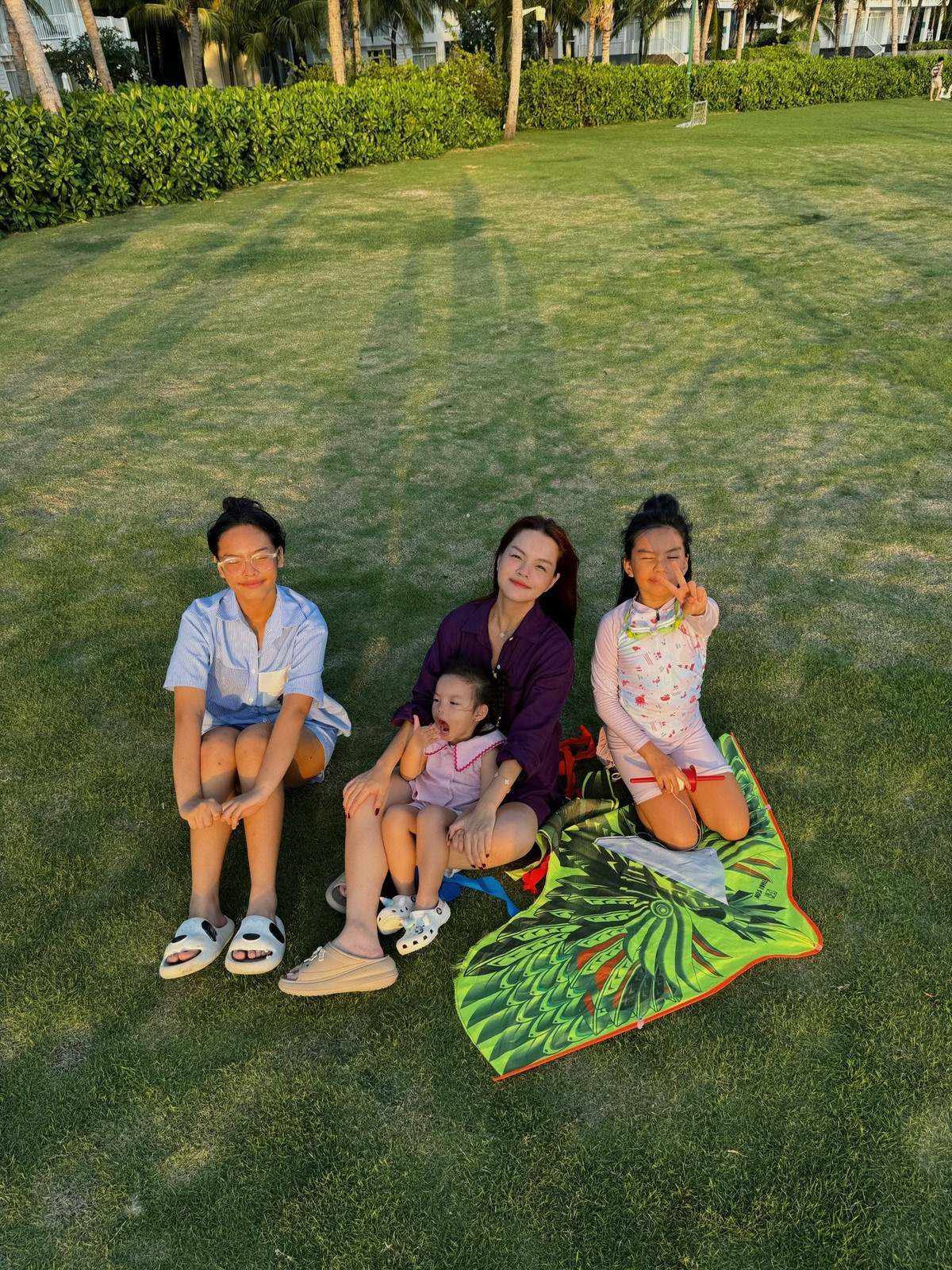 Nữ ca sĩ thường xuyên đưa gia đình đi du lịch. Ảnh: FB Phạm Quỳnh Anh.