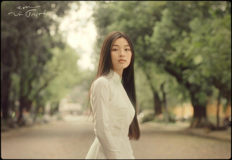 Lan Thy xuất thân là người mẫu ảnh trước khi lấn sân diễn xuất. Cô từng gây chú ý khi tham gia bộ phim Em và Trịnh. Ảnh: VOV.