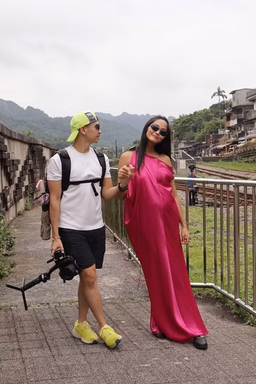 Tuấn Khôi và H'hen Niê có nhiều khoảnh khắc hài hước trong chuyến đi. Ảnh: FB H'hen Niê.