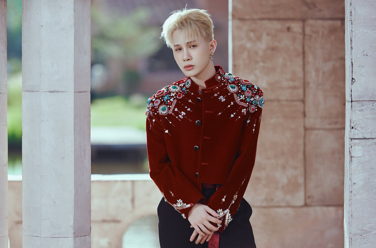 Jack bén duyên với các thành viên nhóm G5R và cùng nhau thực hiện các sản phẩm âm nhạc. Theo Vietnamnet, nhóm từng ra mắt một số ca khúc có sự góp giọng của Jack, trong đó có MV “Trung thu thời đại” (2018).