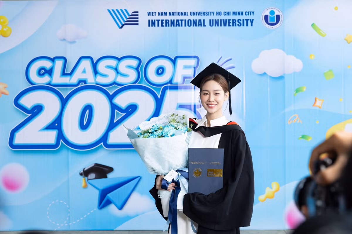 Bảo Ngọc tin rằng mỗi người có một hành trình riêng, với những cột mốc và cách sử dụng thời gian khác nhau.