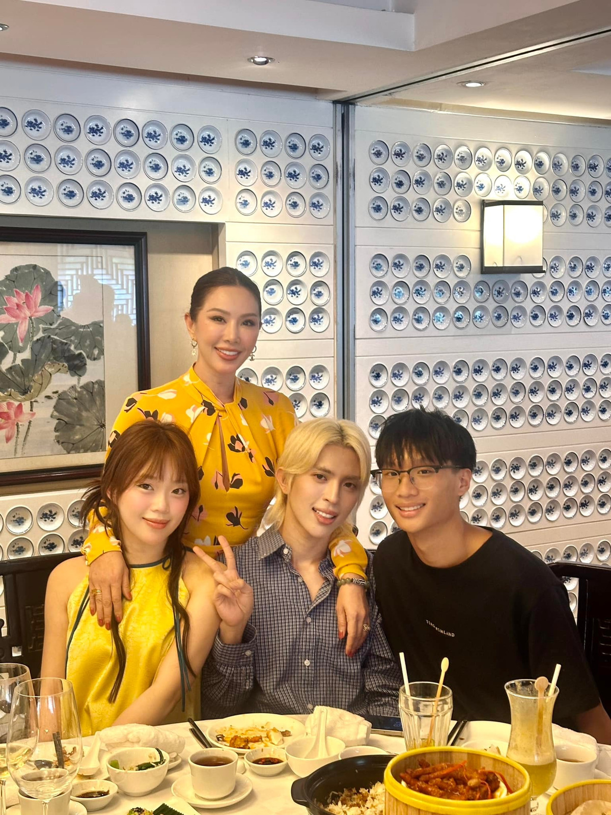 Thu Hoài còn có cậu con trai thứ ba tên Hàn Tường. Ảnh: FB Thu Hoài.