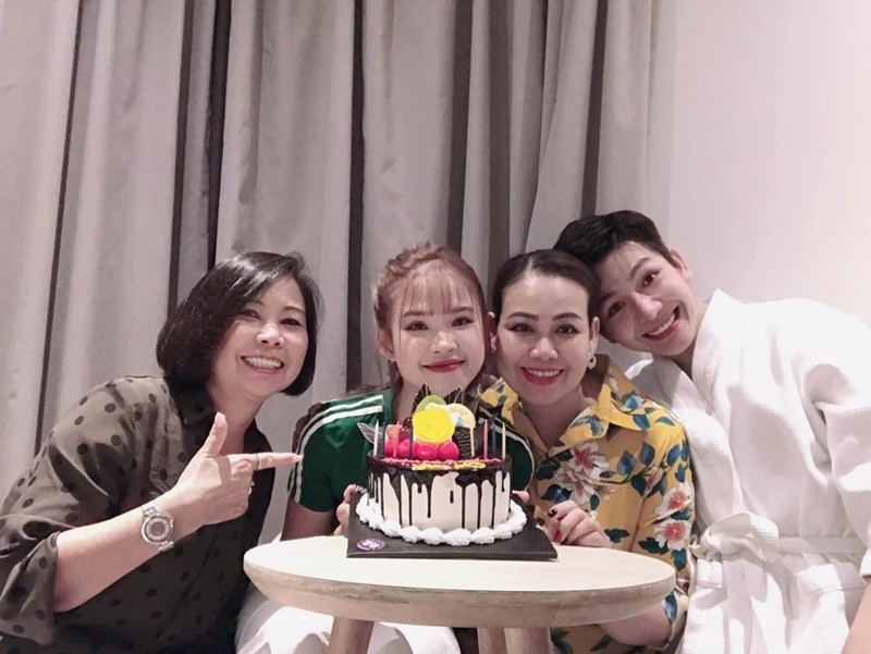 Theo Znews, Kelvin Khánh từng chia sẻ, vợ chồng anh thống nhất không sinh con mà sống với nhau như vậy đến già. Ảnh: Znews.