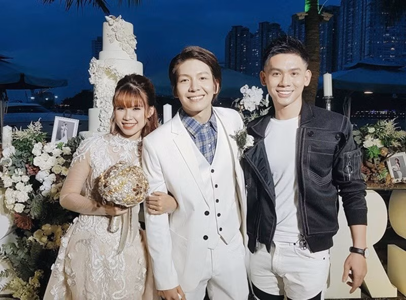 Cô hài hước cho biết: “Khánh không thích lên hình. Tận dụng sở thích đó nên My giấu làm của riêng luôn”. Ảnh: Dân Việt.