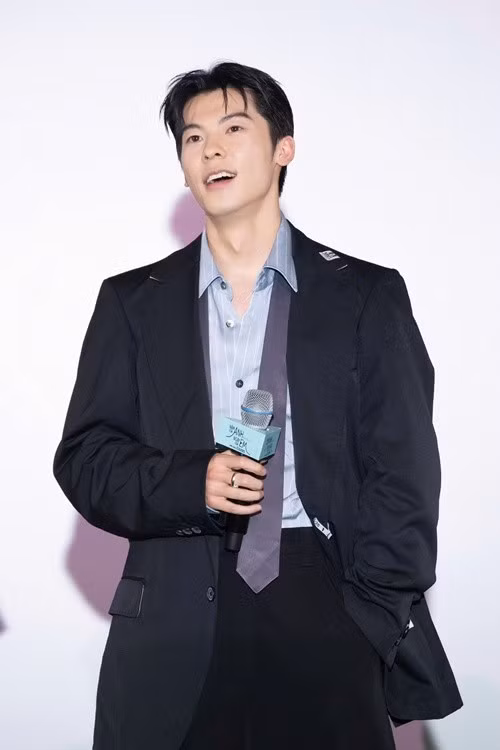 Mới đây, nam diễn viên Hứa Quang Hán đến Việt Nam để quảng bá phim điện ảnh Năm của anh, ngày của em. Ảnh: Tiền Phong.