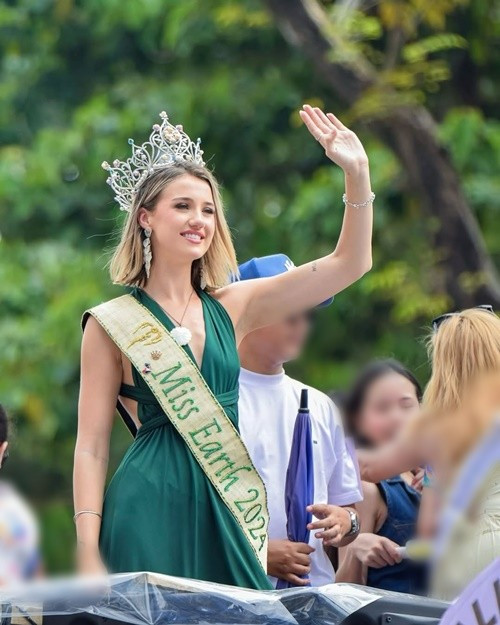 Mỹ nhân Australia có lịch trình bận rộn sau khi đăng quang. Ảnh: Instagram Jessica Lane.