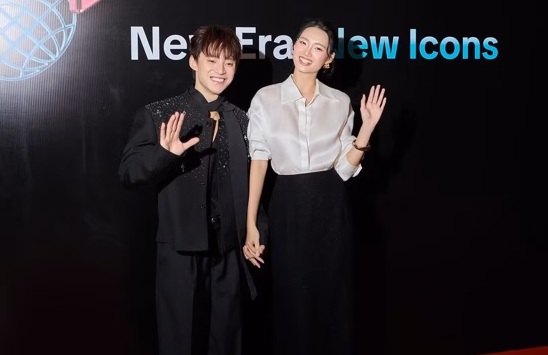 Nàng hậu và nam Tiktoker nắm tay tình tứ trong một sự kiện cách đây ít ngày.