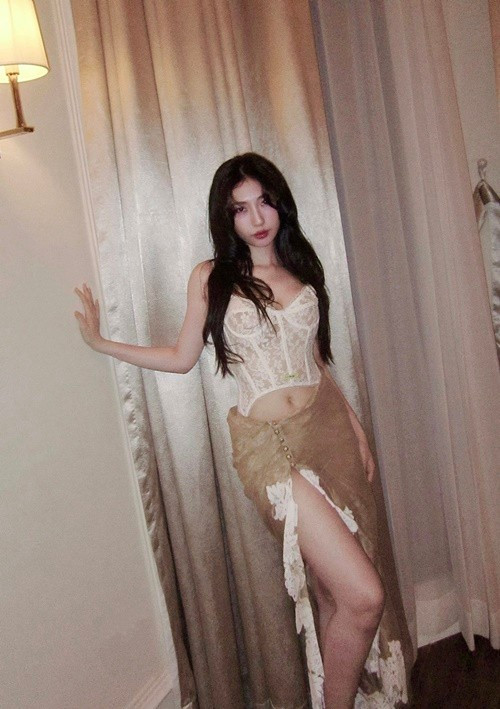 Khổng Tú Quỳnh kín tiếng về chuyện tình cảm sau khi chia tay Ngô Kiến Huy vào năm 2019. Ảnh: Instagram Khổng Tú Quỳnh.