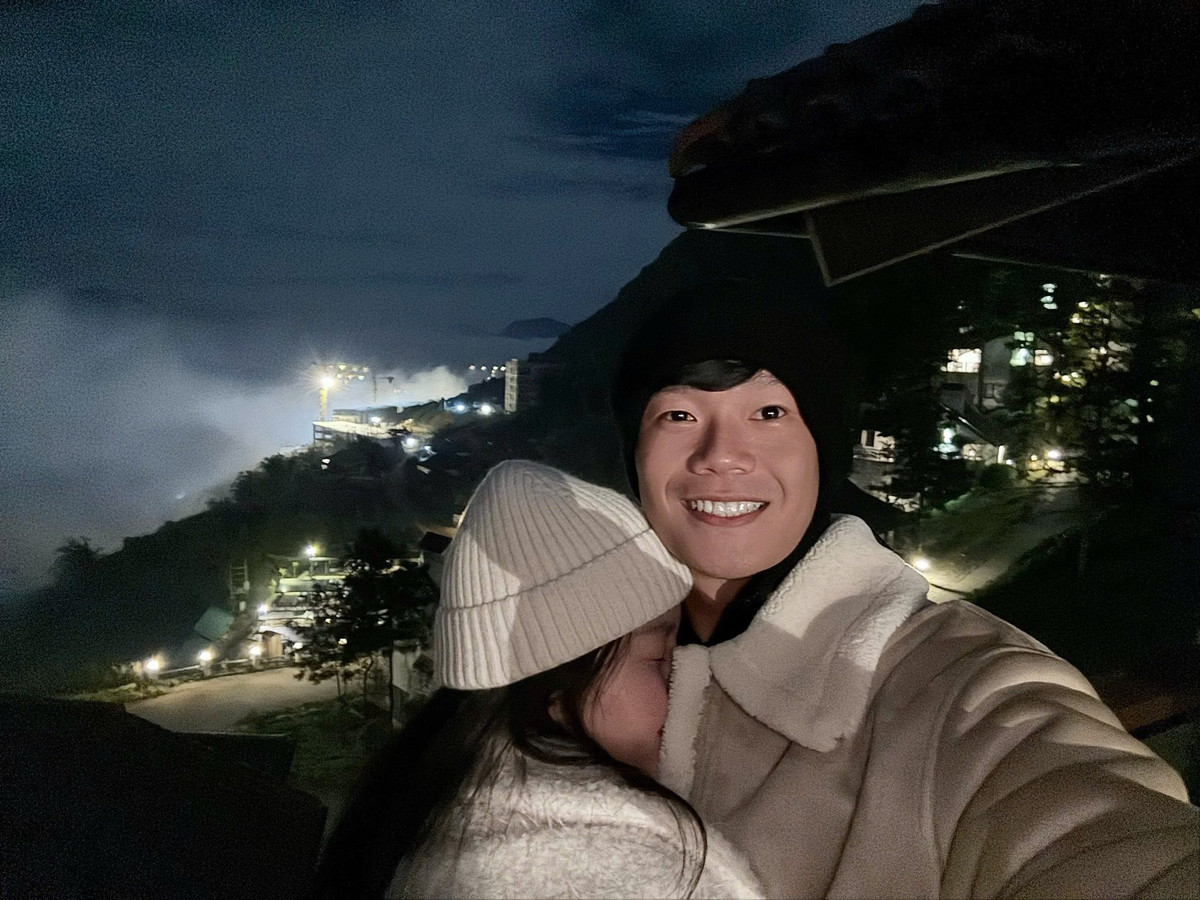 Ngày Valentine 2025, nam cầu thủ nhắn nhủ vợ: “Có em bên cạnh, với anh ngày nào cũng là ngày tình yêu”.