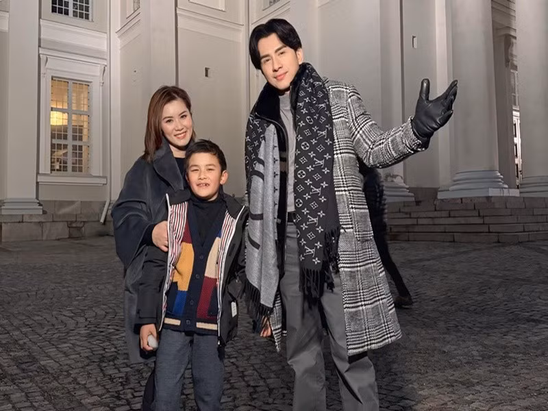 Về nghi vấn tái hợp, vợ cũ Đan Trường từng chia sẻ với khán giả: “Tuy anh chị không còn duyên nợ vợ chồng nhưng vẫn là bạn bè tri kỷ và cùng nhau thương yêu, chăm sóc cho Thiên Từ nên bé vẫn rất hạnh phúc”.