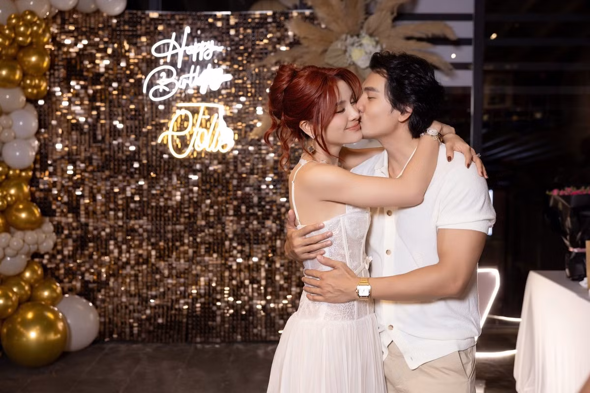 Năm 2021, Phương Trinh Jolie được Lý Bình tặng xe 8 tỷ làm quà Giáng sinh. Ảnh: FB Lý Bình.