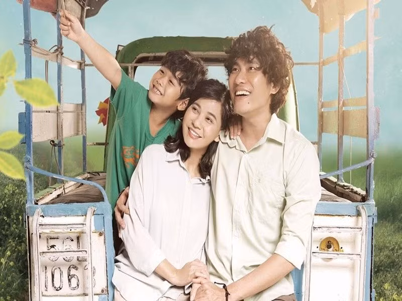 Năm 2020, Cát Phượng nhận giải Nữ diễn viên chính xuất sắc ở Cánh diều vàng cho vai diễn trong phim Hạnh phúc của mẹ. Ảnh: Harper’s Bazaar Việt Nam.