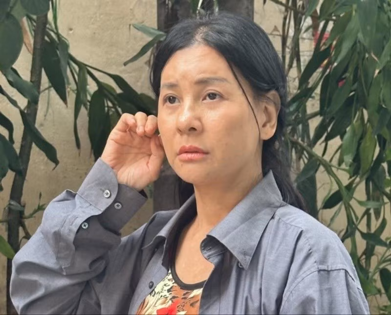 Dù đóng phim Tiệm cầm đồ: Có chơi có chịu, Cát Phượng lại chê tác phẩm này. Theo Znews, đại diện nhà sản xuất phim tuyên bố dùng pháp lý giải quyết đối với vụ việc của Cát Phượng. Ảnh: Tiền Phong.