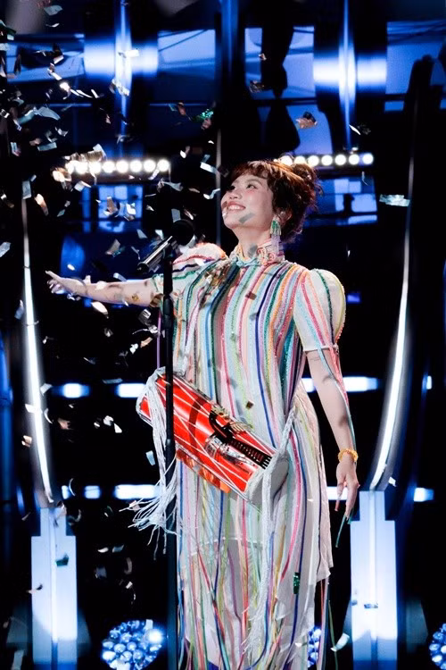 Phương Mỹ Chi cùng một lúc tham gia hai chương trình: Sing! Asia 2025 và Em xinh say hi. Ảnh: FB Phương Mỹ Chi.