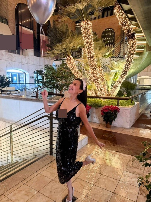 Nữ ca sĩ chạy bộ, tập gym, bơi lội để giữ hình thể gọn gàng. Ảnh: FB Y Phụng.